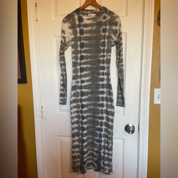 Young Fabulous and Broke Bodycon Long Sleeve Midi Tie Dye dress - Picture 7 of 7